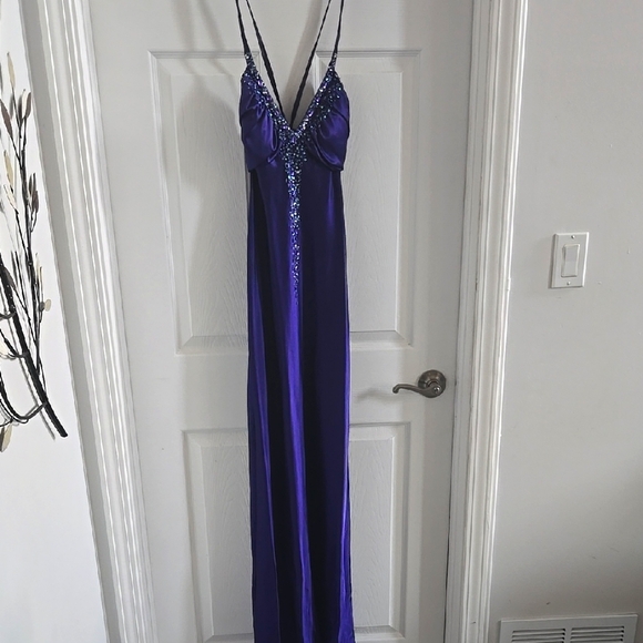 Elegant Purple Evening Gown Size 9/10 - Picture 1 of 6